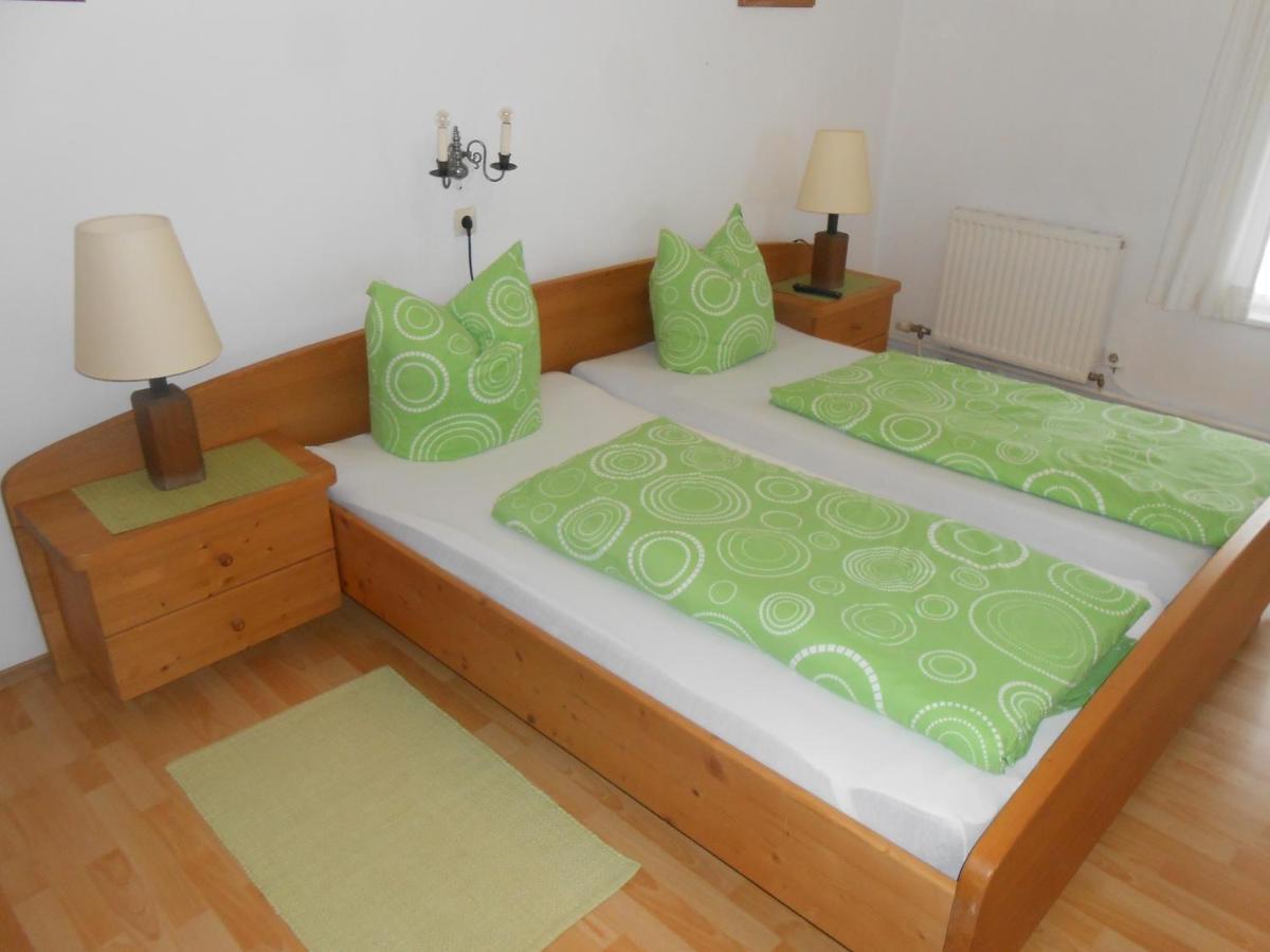 Landgasthof Oberlander Kirchbichl Bagian luar foto